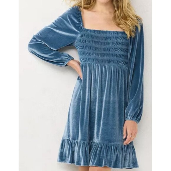 Lauren Conrad Blue Velour Long Sleeve Smocked Dress Medium - Picture 1 of 12